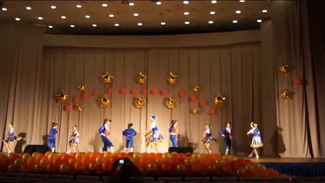 Образцовый ансамбль эстрадного танца "ЮНОСТЬ" - Финский танец полкис смотреть онлайн