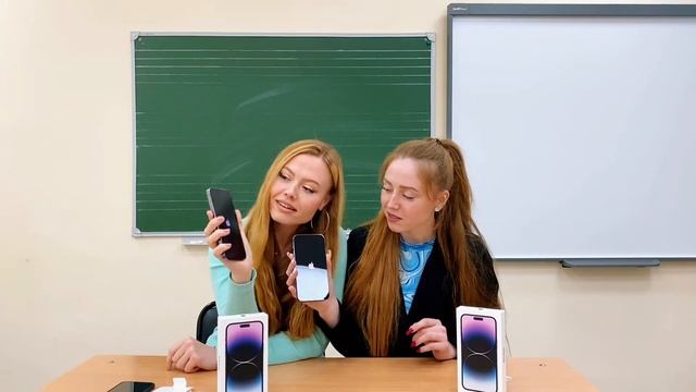 Откуда у УЧИТЕЛЕЙ деньги на два айфона 14 про Макс. Распаковка смотреть онлайн