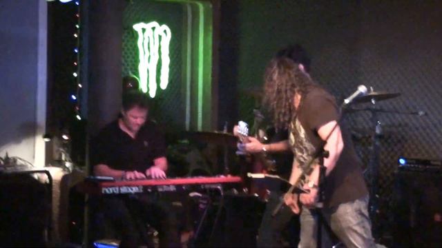 КИКИМОРА в Макс Клуб Русе 26.09.2015 - Мръсница смотреть онлайн