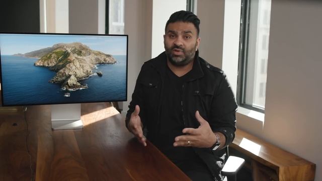 Six professionals review the Mac Pro смотреть онлайн