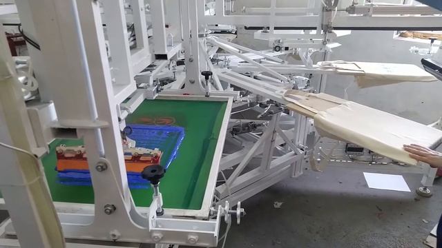 Печать сумок шелкографией на карусели. Шопперы. смотреть онлайн