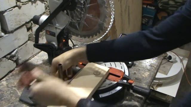 Торцовочная пила ЗУБР ЗПТ-255-1800 ЛМ2 ( Распаковка и Обзор) смотреть онлайн