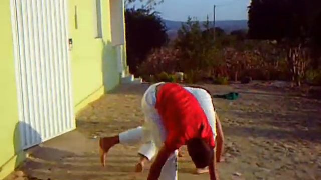 RONALDO E JORGE NA CAPOEIRA.wmv смотреть онлайн