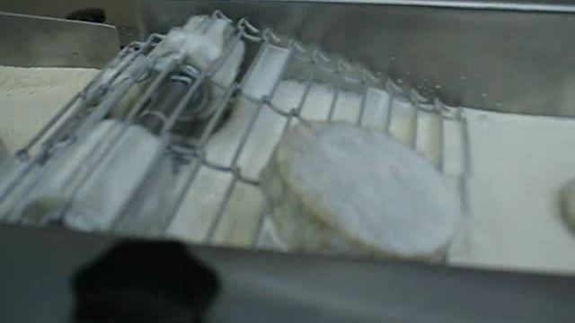 Испытание панировочного автомата (панировщика) ИПКС-130(Н) на натуральном сырье смотреть онлайн