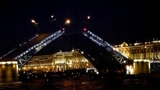 Питер Дворцовый мост, развод мостов смотреть онлайн