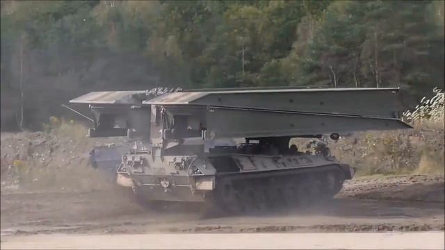 Германия передала Украине еще 6 мостоукладчиков Biber и грузовики Zetros смотреть онлайн
