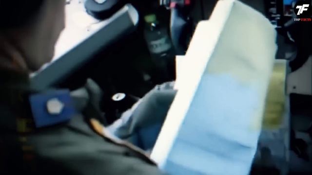 Самолет Спустя 35 лет Приземлился с 92 Скелетами на Борту смотреть онлайн