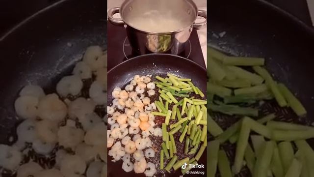 Рисовая лапша с креветками смотреть онлайн