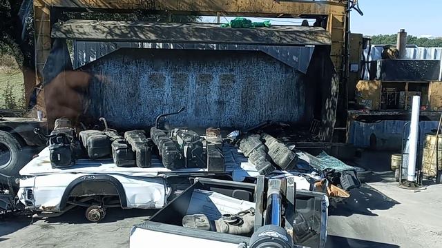 Sprinter Van gets Smashed смотреть онлайн