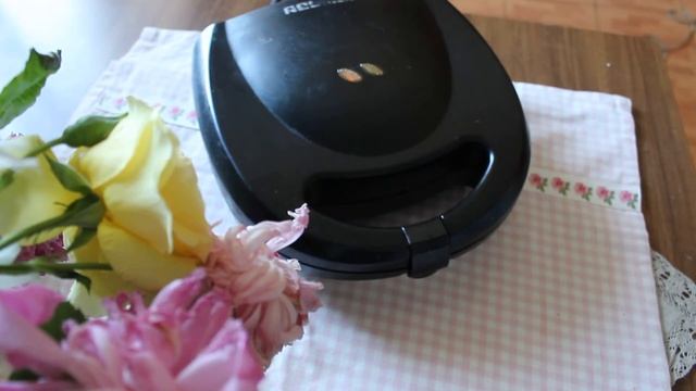 Блины с вишневым топпингом