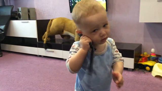 Костя 1 год 4 месяца звонит бабе смотреть онлайн