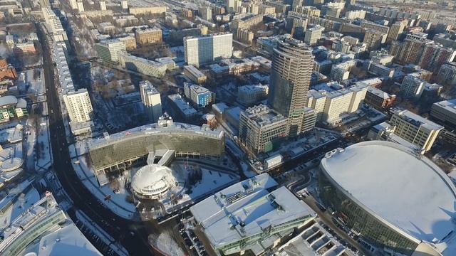 олимпийский проспект,басейн,отель,арена,театр,парк,пруд,трасса,светофор,пробка, смотреть онлайн