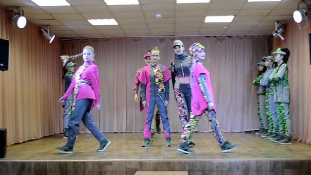 Коллекция "Милитари" театр моды "Тандем" смотреть онлайн