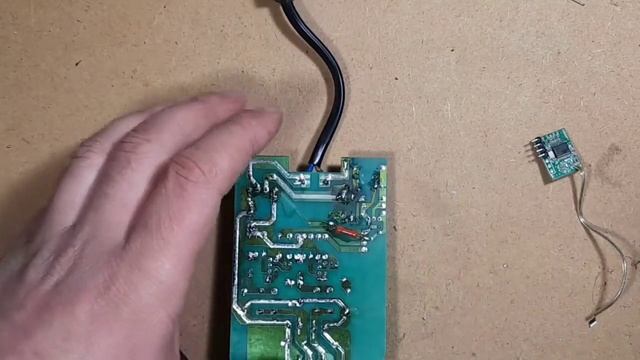 РЕМОНТ ЛЮСТРЫ С ПУЛЬТОМ ПОСЛЕ ГРОЗЫ смотреть онлайн