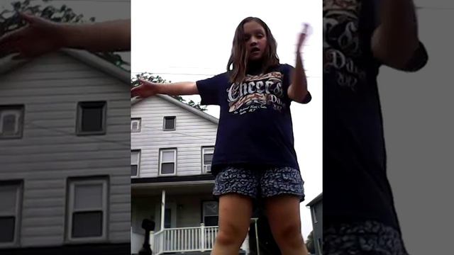 Music dancing Rubie and Lea show Mr. Dounut смотреть онлайн
