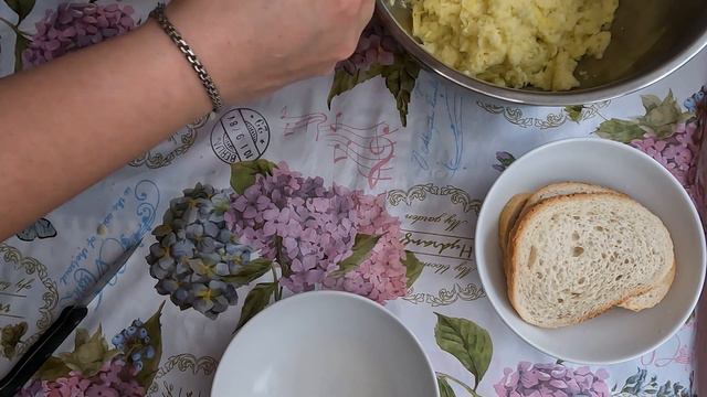 Cooking Pork cutlets "Tsarskoye Selo"\Готовим Котлеты из свинины с картофелем "Царскосельские" смотреть онлайн