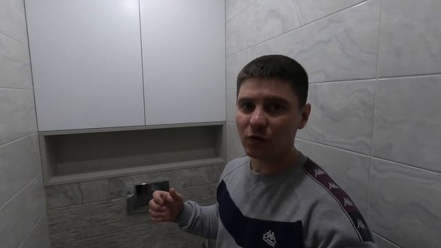 Ремонт в ванной. Душевой поддон в пол. Большое зеркало с подсветкой, огромная столешница!!! смотреть онлайн