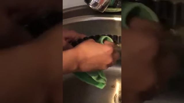 Салфетка от компании Гринвей моет не только пасуду но и всю кухню.Вытяжку газплиту,кухонные шкафы, смотреть онлайн