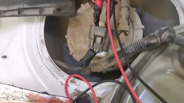 Como revisar arnés de bomba de gasolina de un nissan Tiida смотреть онлайн