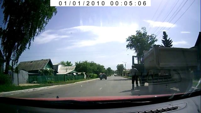 Прикол с видеорегистратора г. Саранск, ул. Республиканская смотреть онлайн