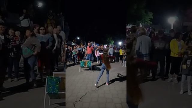 Народ не может сдержать эмоций / Подпевают как могут! смотреть онлайн