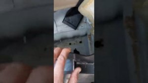 Где находится усилитель Mersedes W164