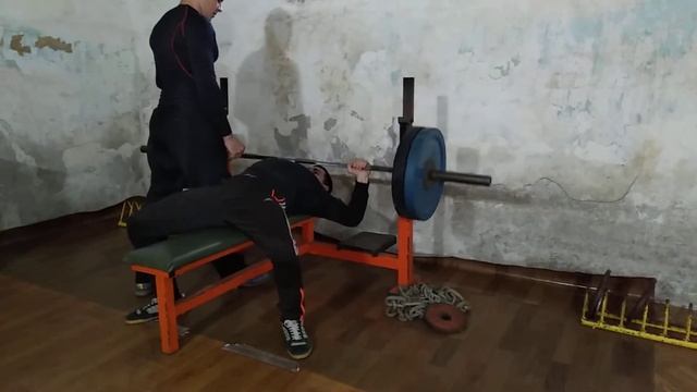 23.04.2018 Жим лежа 110 кг на 3 повторения. Битаров Алан смотреть онлайн