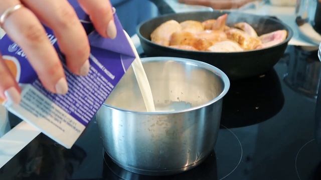 КУРОЧКА В СЛИВОЧНО ЧЕСНОЧНОМ СОУСЕ смотреть онлайн