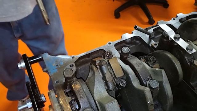 Assembling the Cheap Fuel Cruiser Pontiac 400 for the 1967 Pontiac LeMans смотреть онлайн