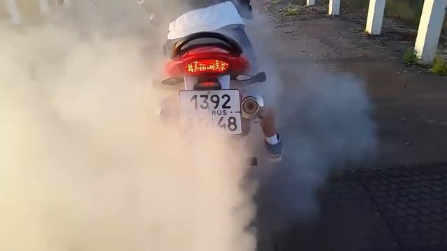 Burnout Suzuki sv 400s смотреть онлайн