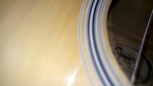 Как заменить первую струну на Акустической гитаре не снимая другие струны