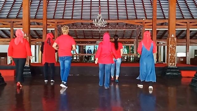 DE AMOR BACHATA | LINE DANCE | DEMO BY KARINA LD GROUP | CHOREO BY ASTRI & MAMEK | BORRACHO DE AMOR смотреть онлайн