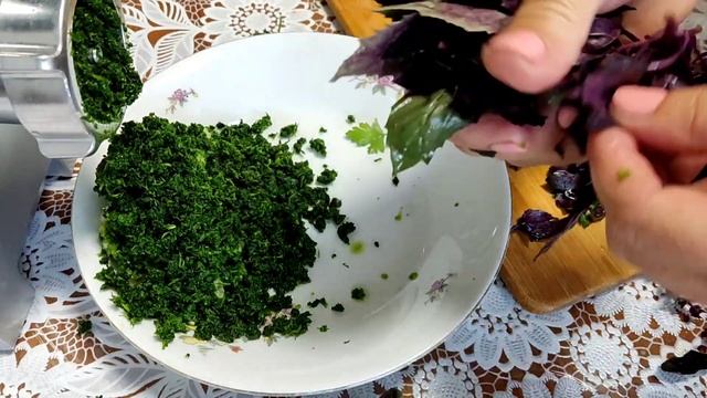 Аджика со вкусом базилика // вкусная не острая легко в приготовление// смотреть онлайн