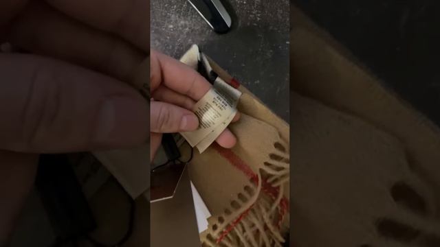 Шарф Burberry смотреть онлайн