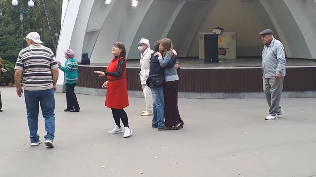 Как я буду без тебя...Народные танцы,парк Горького,Харьков!!! смотреть онлайн