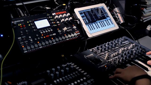 Waldorf Nave - Live Loop with Octatrack смотреть онлайн