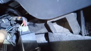 Приора. Не открывается багажник с кнопки.