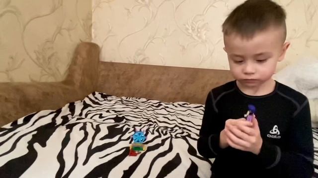 Поведение аутиста ??? #аутизм #аутист #особенныйребенок #яаутист смотреть онлайн