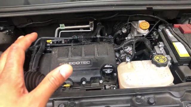 Chevrolet Trax - Brake fluid – were it is added смотреть онлайн