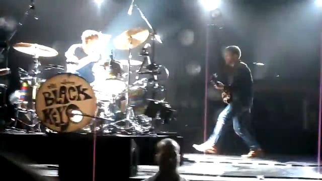 The Black Keys Oracle Arena 5/4/12 смотреть онлайн