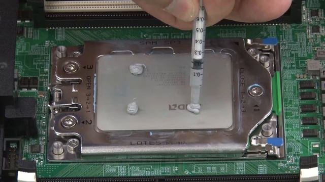 Lenovo ThinkSystem SR655 installing a processor and heat sink смотреть онлайн
