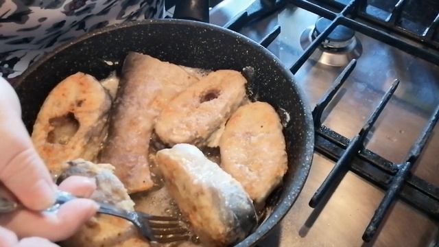 Жарю Белорыбицу//Очень вкусно//Просто и недорого. смотреть онлайн