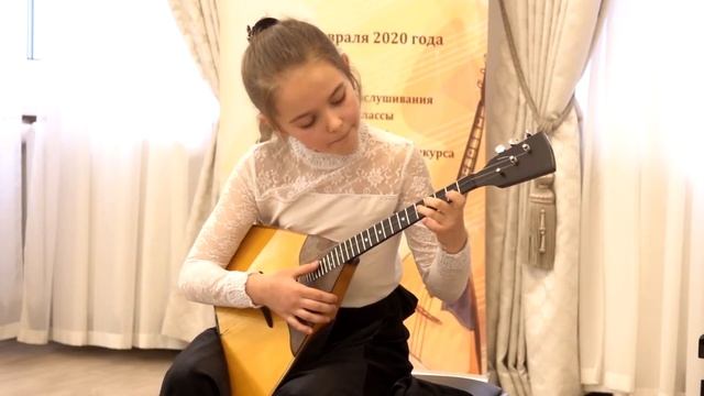 Л.ван Бетховен "Контрданс" исп. Попова Лада - балалайка смотреть онлайн