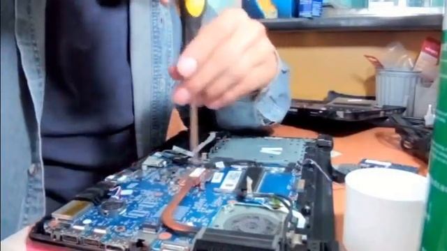 Mantenimiento LaptopHP TPN-i119 смотреть онлайн