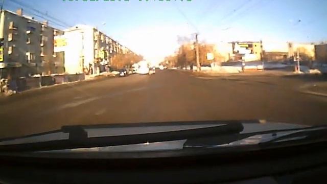 Через двойную сплошную «на встречку»