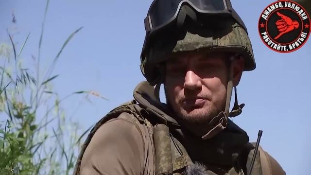4В настоящее время на Запорожском направлении бронетанковые силы противника предпринимают все новые смотреть онлайн