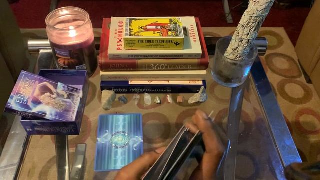 ? Energy Oracle Deck Unboxing & Card Pull - ACTION and STRENGTH смотреть онлайн