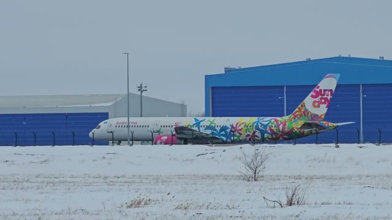 #boeing #757 #airport #fly #sky Boeing 757-200 sunday airlines preparing for takeoff . смотреть онлайн