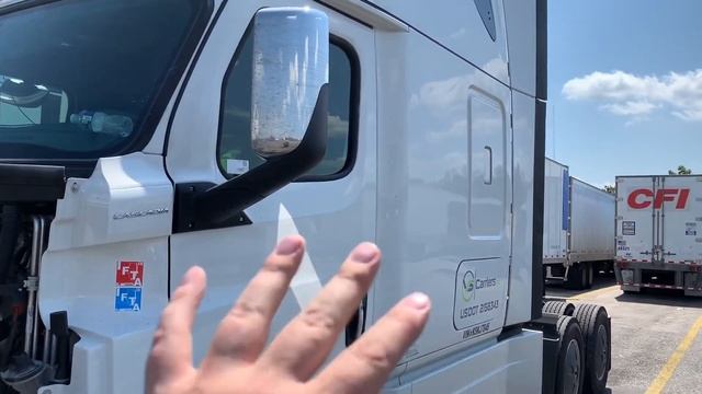 ОБЗОР FREIGHTLINER CASCADIA 2019. ГРУЗОВИК ПРОБЕГ 200 тыс миль. ДАЛЬНОБОЙ ПО США. Хорошая зарплата! смотреть онлайн