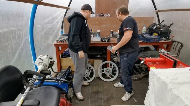 TZR 125 Clock Refurb & Another Project смотреть онлайн